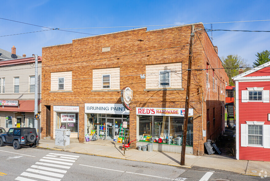 32-36 Main St, Thomaston, CT à vendre - Photo du bâtiment - Image 1 de 1