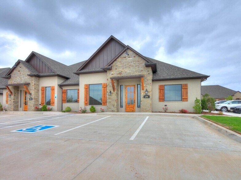4331 Adams, Norman, OK à louer - Photo du bâtiment - Image 2 de 24