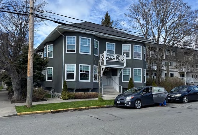 340 Linden Ave, Victoria, BC for sale - Building Photo - Image 3 of 11