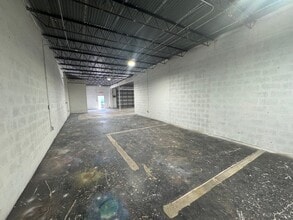 519-533 NE 34th St, Oakland Park, FL à louer Photo intérieure- Image 2 de 7