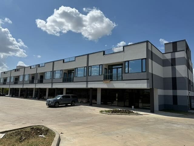 3501 Carbon Rd, Irving, TX for lease - Building Photo - Image 1 of 2