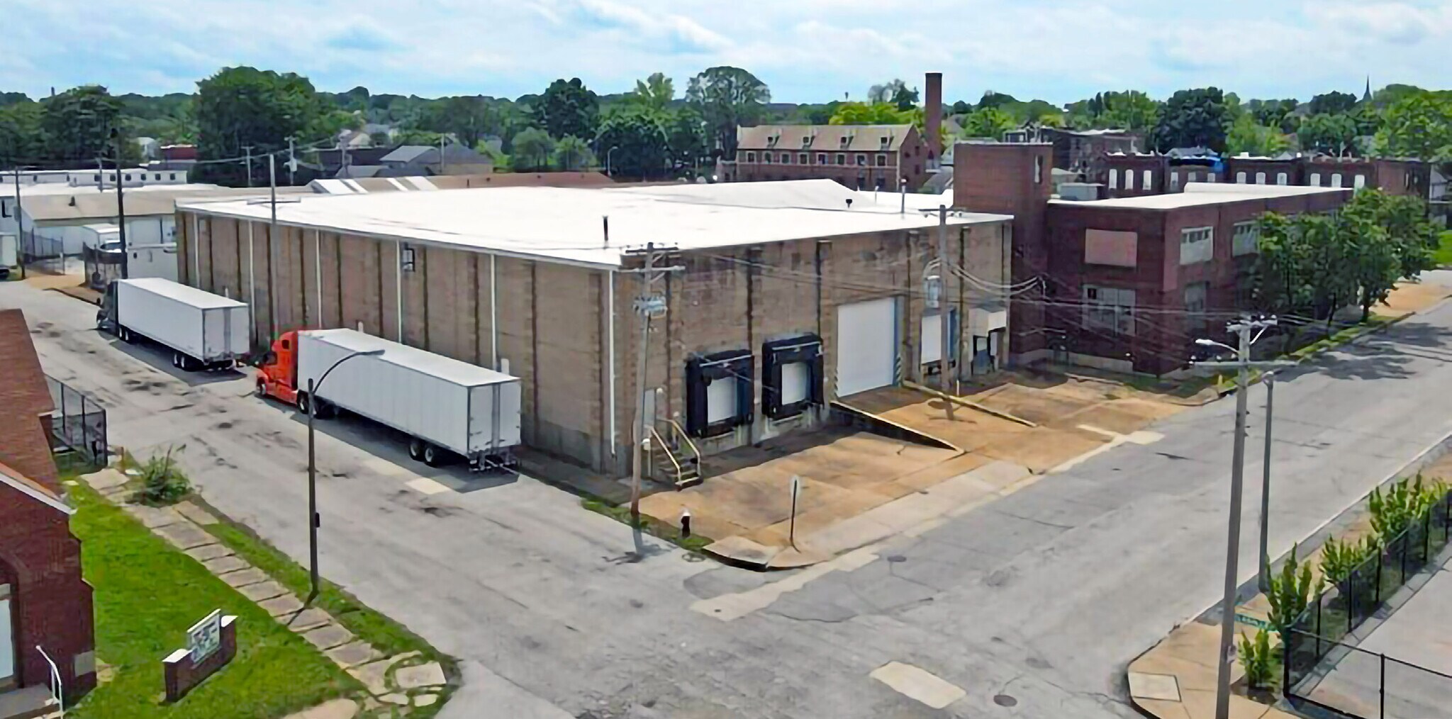 1120 Montrose Ave, Saint Louis, MO for lease Building Photo- Image 1 of 7