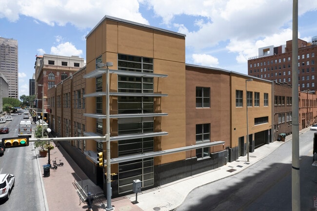 Plus de détails pour 500 Navarro St, San Antonio, TX - Coworking à louer