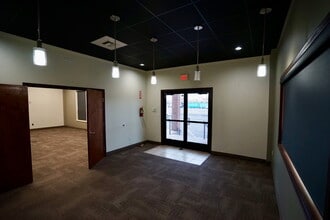 105 S 6th St, Sunnyside, WA for lease Building Photo- Image 1 of 7