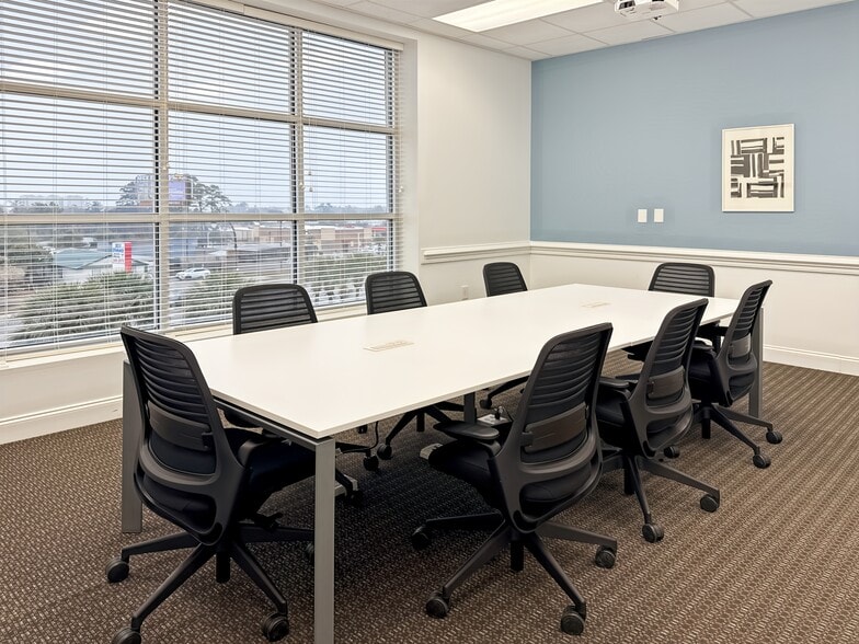 1000 2nd Ave S, North Myrtle Beach, SC for lease - Interior Photo - Image 2 of 13