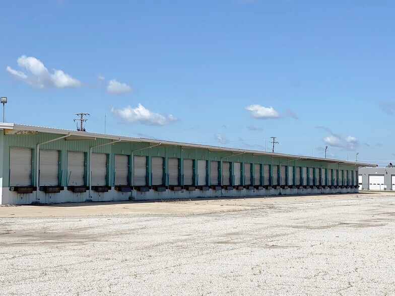 815 W Sample St, South Bend, IN à louer - Photo du bâtiment - Image 3 de 25