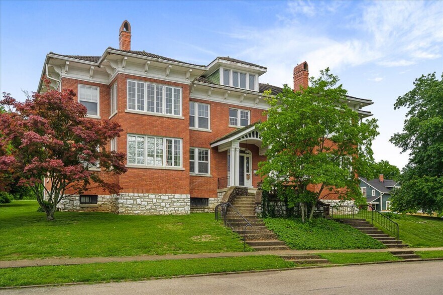 Frankfort Apartments Portfolio portefeuille de 2 propriétés à vendre sur LoopNet.ca - Photo du bâtiment - Image 3 de 37