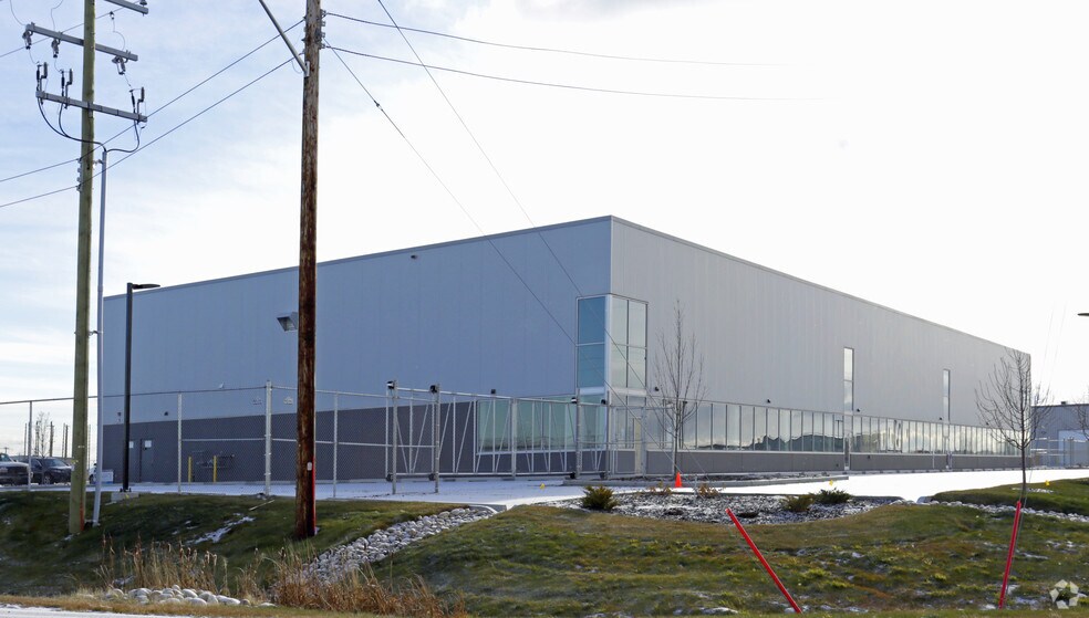 6909 42nd St, Leduc, AB à louer - Photo du bâtiment - Image 2 de 4