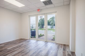 460 NW Stadium Blvd, Port Saint Lucie, FL à louer Photo intérieure- Image 2 de 4