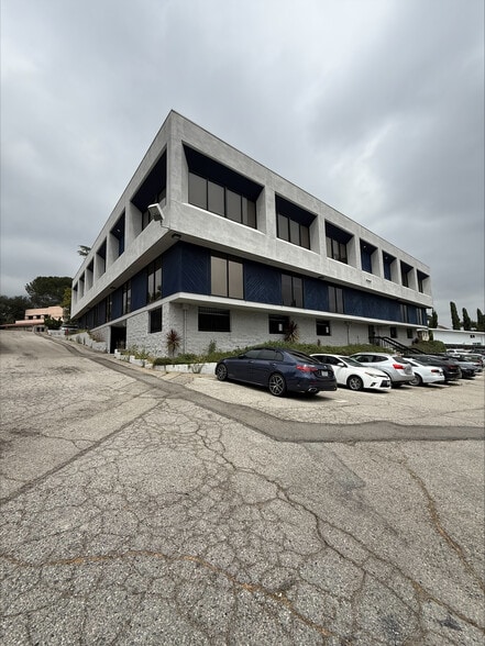 2540 Foothill Blvd, La Crescenta, CA for sale - Building Photo - Image 1 of 10