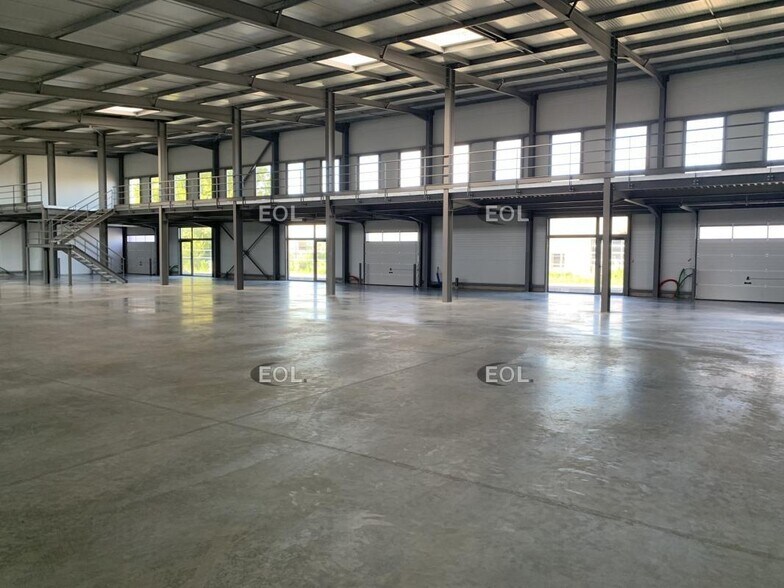 Local d'activités dans Taillades à vendre - Photo du bâtiment - Image 2 de 8