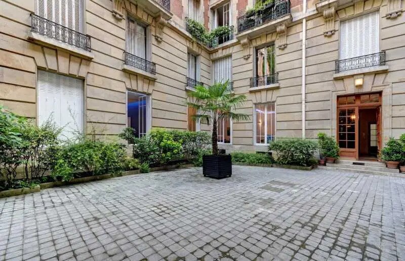 90 Avenue Niel, Paris for sale - Building Photo - Image 1 of 12