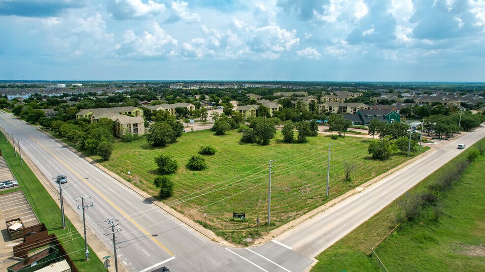 501 Luther St W, College Station, TX à vendre - Photo du bâtiment - Image 3 de 22