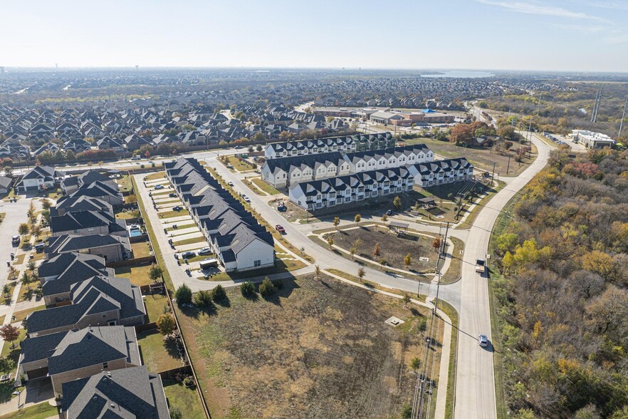 Villas of Doe Creek portfolio of 4 properties for sale on LoopNet.ca - Building Photo - Image 2 of 40