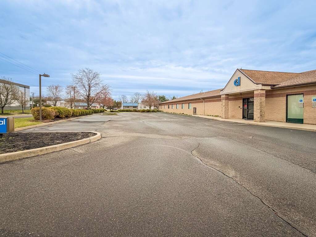 155 Bradford Dr, Berlin, NJ à vendre Photo du bâtiment- Image 1 de 7