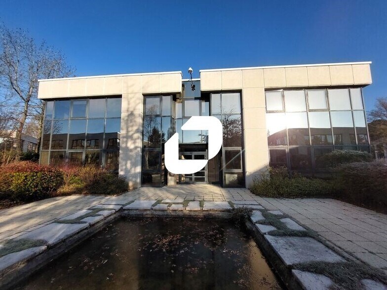 Boulevard Des Chênes, Guyancourt for lease - Building Photo - Image 1 of 9