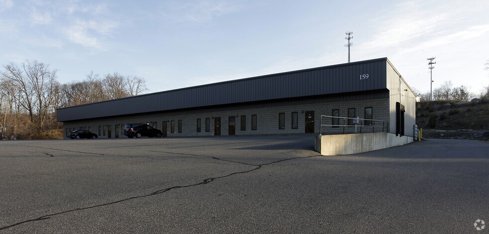 159-165 Memorial Dr, Shrewsbury, MA for lease - Primary Photo - Image 1 of 2