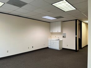 11615 Forest Central Dr, Dallas, TX à louer Photo intérieure- Image 2 de 5