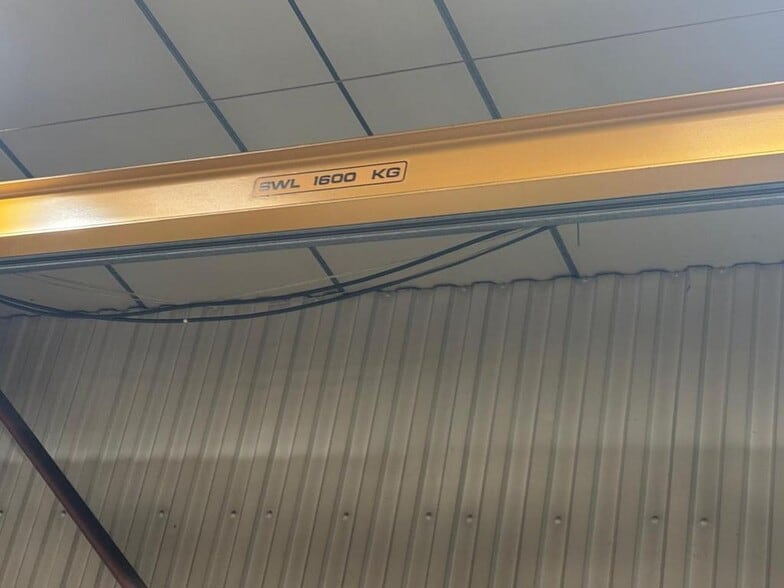 Queensway, Rochdale for sale - Building Photo - Image 2 of 9