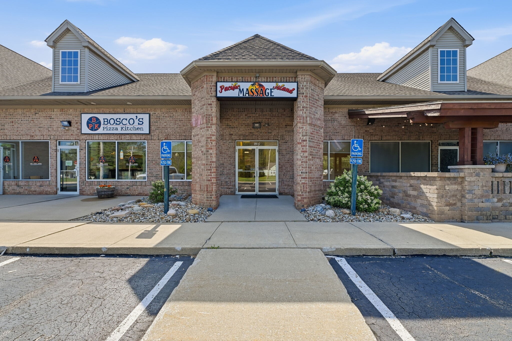 295 Weatherstone Dr, Wadsworth, OH for lease Building Photo- Image 1 of 13