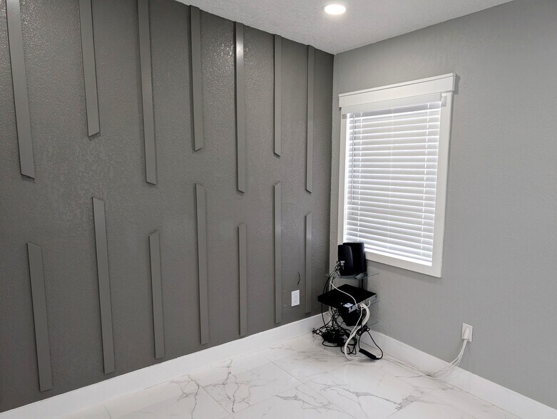 1245 N Pine Hills Rd, Orlando, FL à louer - Photo intérieure - Image 2 de 28