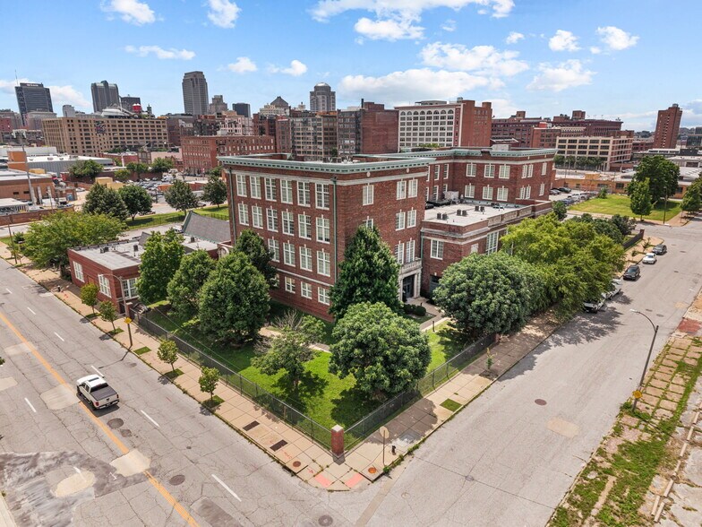 814 N 19th St, Saint Louis, MO à vendre - Photo du bâtiment - Image 2 de 17