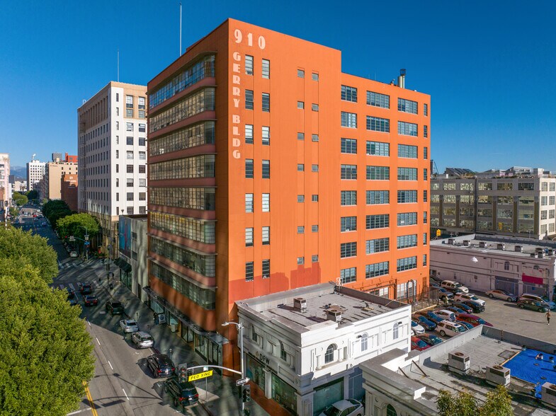 910 S Los Angeles St, Los Angeles, CA à louer - Photo du bâtiment - Image 1 de 10
