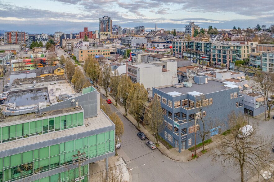 34 W 8th Ave, Vancouver, BC à louer - Photo du bâtiment - Image 3 de 6