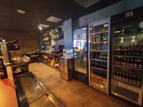 Retail in Moralzarzal, Madrid for lease Interior Photo- Image 2 of 8