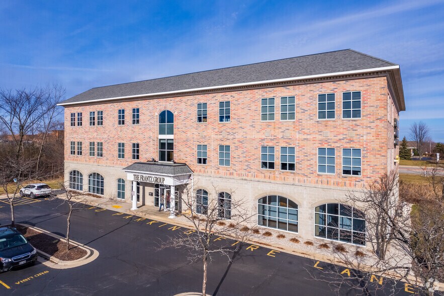 1245 Cheyenne Ave, Grafton, WI à louer - Photo du bâtiment - Image 1 de 11