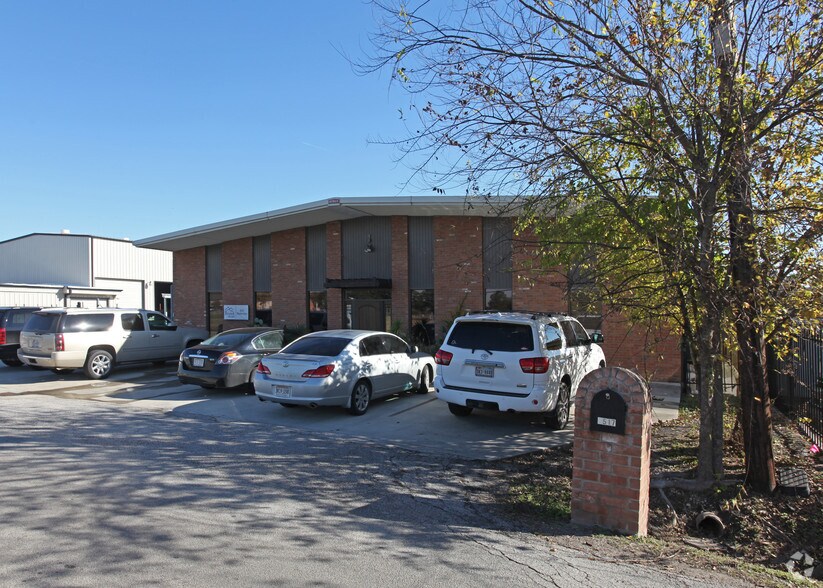 6517 Mapleridge St, Houston, TX à louer - Photo du bâtiment - Image 2 de 2