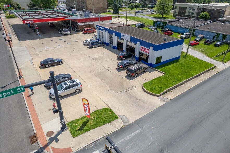 210-212 W National Ave, Brazil, IN à vendre - Photo du bâtiment - Image 2 de 7