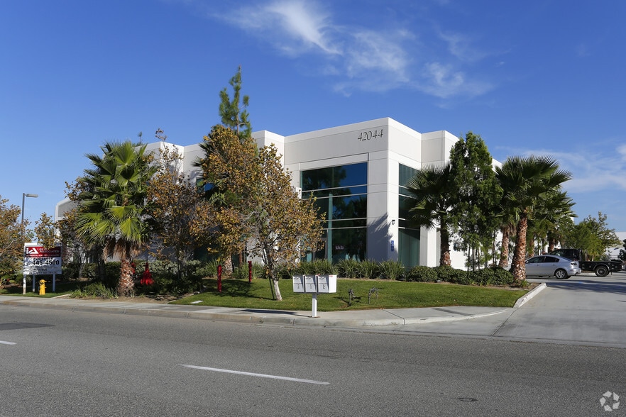 42044 Winchester Rd, Temecula, CA à louer - Photo du bâtiment - Image 3 de 7