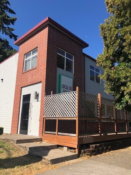 3506 SE 66th Ave, Portland, OR for lease - Building Photo - Image 1 of 7
