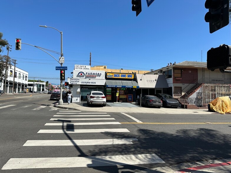 7926-7928 Melrose Ave, Los Angeles, CA for lease - Building Photo - Image 3 of 7