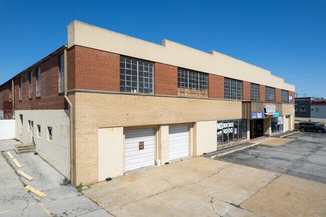 Plus de détails pour 3201-3205 S Kingshighway Blvd, Saint Louis, MO - Industriel à louer