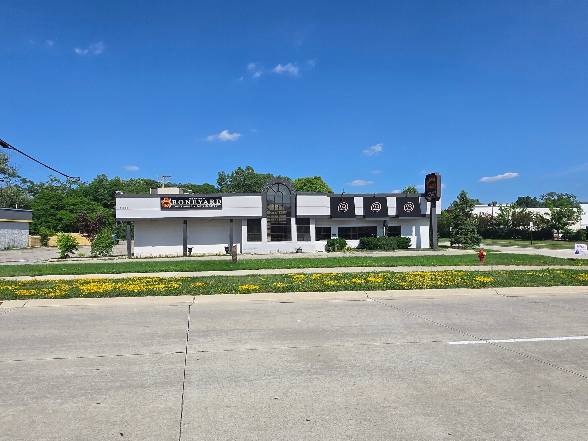 31006 Orchard Lake Rd, Farmington, MI for lease Building Photo- Image 1 of 2