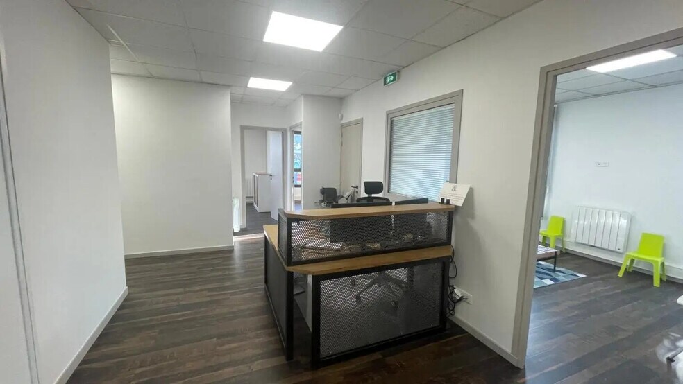 Office in Viriat for lease - Interior Photo - Image 2 of 12