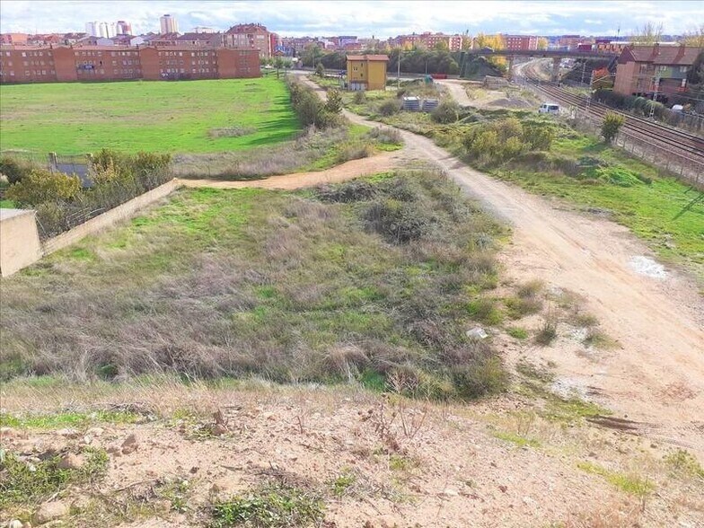Calle la Pontona, 2, San Andrés del Rabanedo, León for sale - Aerial - Image 2 of 7