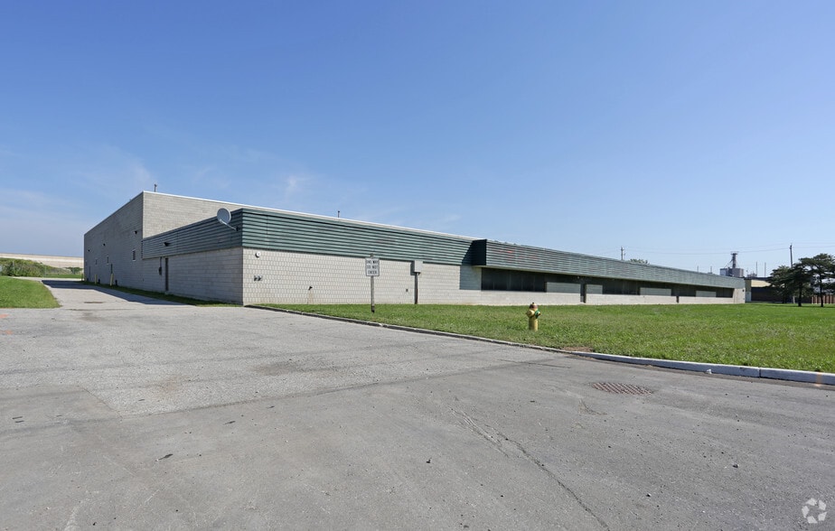 960 Green Valley Rd, London, ON for sale - Primary Photo - Image 1 of 1