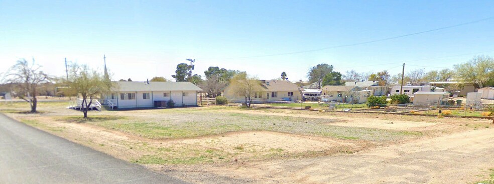 26970 S Congress Way, Congress, AZ à vendre - Photo du bâtiment - Image 3 de 3