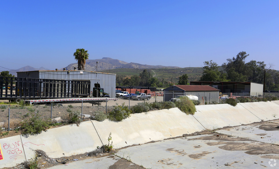 3725 Temescal Canyon Rd, Corona, CA for sale - Primary Photo - Image 1 of 1