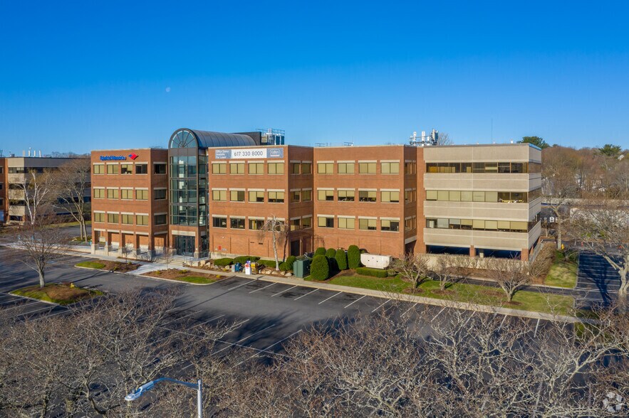 150 Grossman Dr, Braintree, MA à louer - Photo du bâtiment - Image 2 de 5