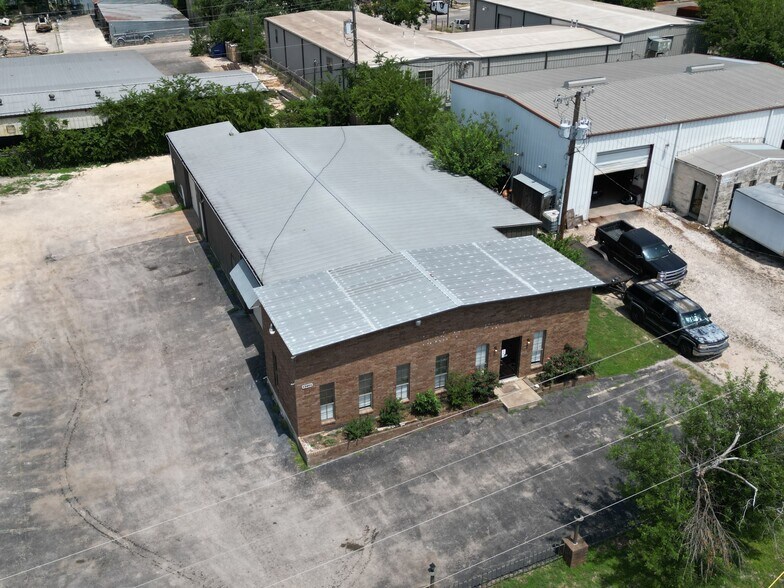 13804 Dragline Dr, Austin, TX à vendre - Photo du bâtiment - Image 2 de 5