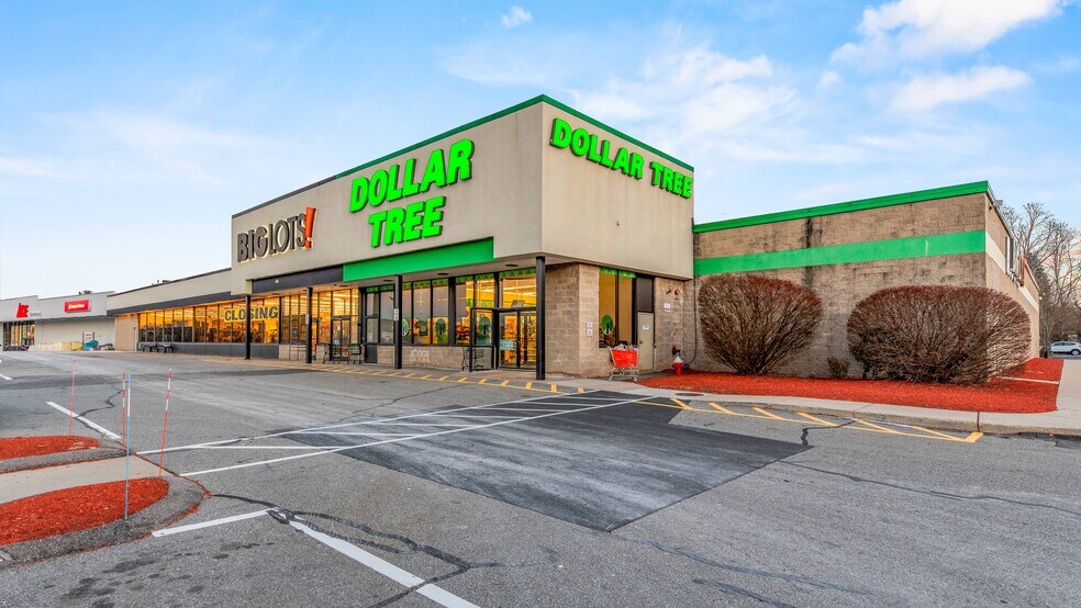 146 S Main St, Milford, MA à louer - Photo du bâtiment - Image 1 de 12