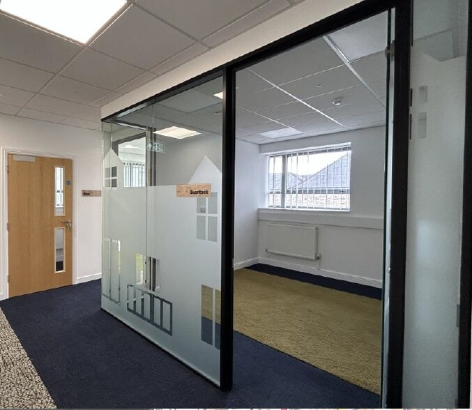 Glastonbury Rd, Wells for lease - Interior Photo - Image 2 of 3