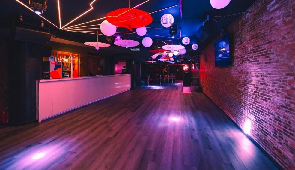 Retail in Madrid, Madrid for lease - Interior Photo - Image 2 of 2