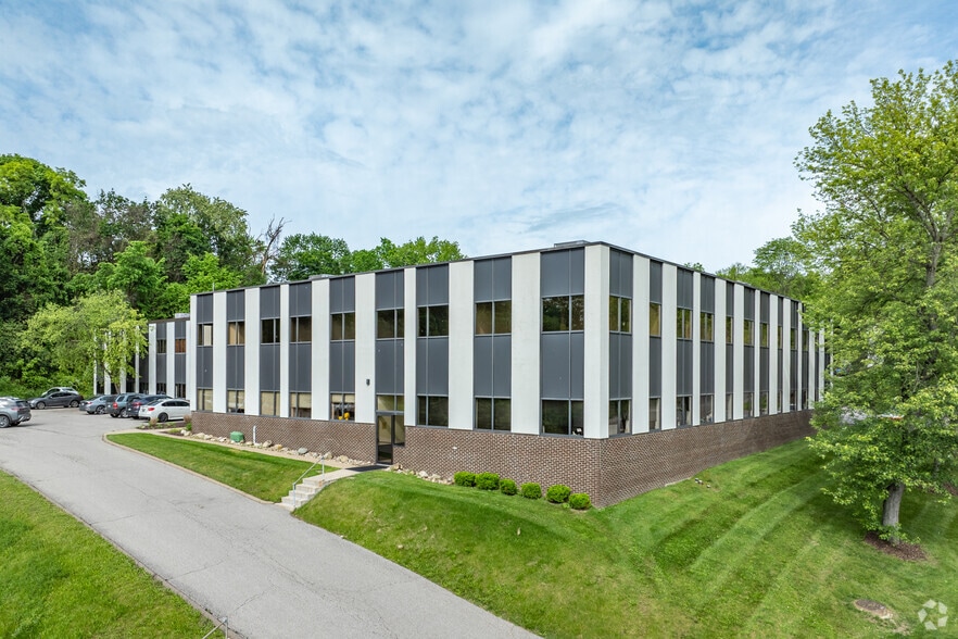 600 N Bell Ave, Carnegie, PA for sale - Primary Photo - Image 1 of 26