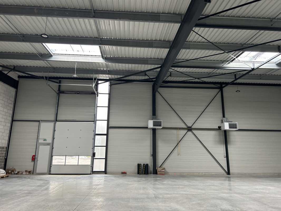 Flex in Tourcoing for lease Interior Photo- Image 1 of 6