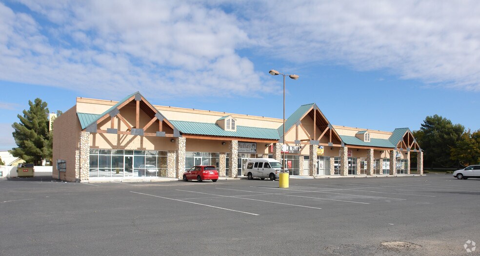 6999 Montana Ave, El Paso, TX à louer - Photo du bâtiment - Image 3 de 3